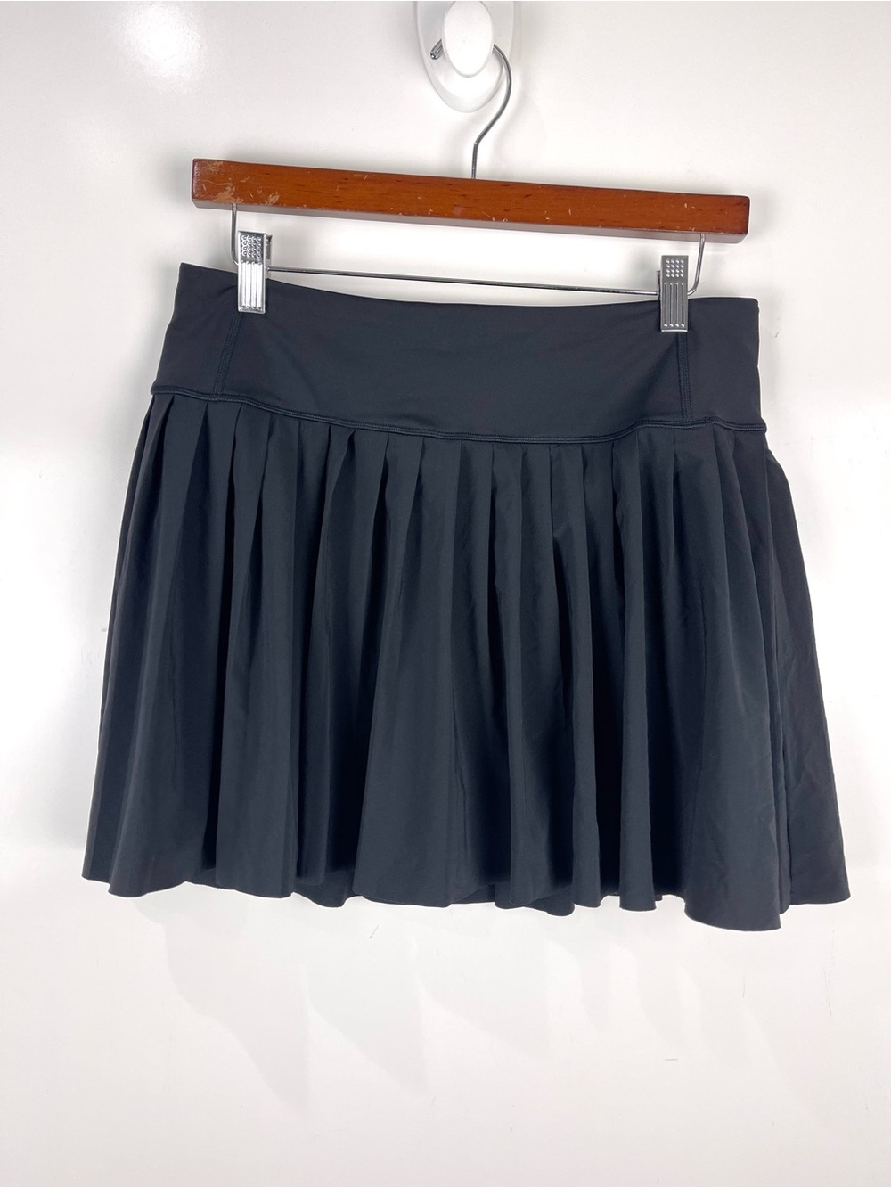 Athleta Elevate Skort Women’s Size Medium Black Pleated Athletic Skirt Shorts